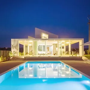 Arillà Con Piscina E Padel Marina di Ragusa